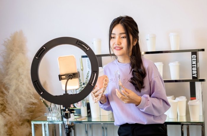 Apakah Menjual Produk Kosmetik Melalui Reseller Masih Menguntungkan?